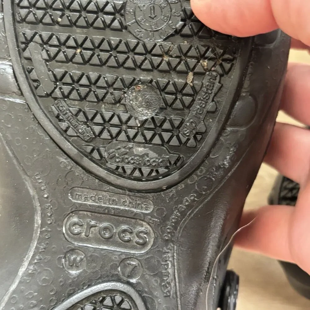Crocs 10876 Mercy Work Clogs Women Size 7 Black Slip Resistant Nursing Chef Shoe